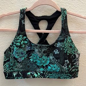 Lululemon sports bra